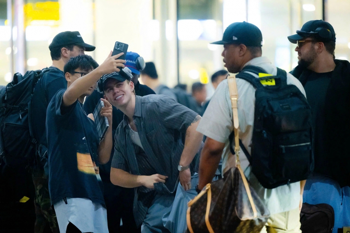 The Kid Laroi arrives in Vietnam for 8Wonder Summer 2025
